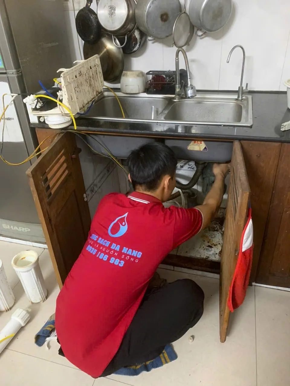 Thay lõi máy lọc nước